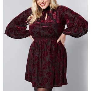 Very Visionary Mock Neck Dress - M